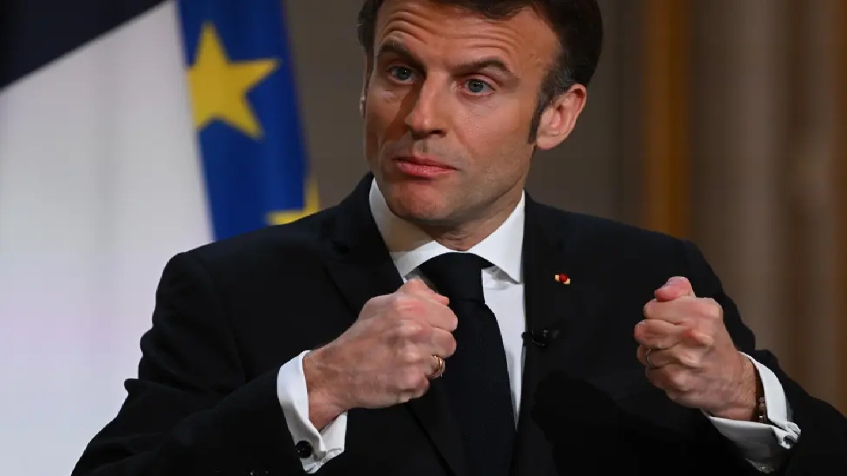 फ्रांस के राष्ट्रपति मैक्रों का बड़ा कदम, परमाणु संचालित एयरक्राफ्ट कैरियर को भेजा भूमध्य सागर