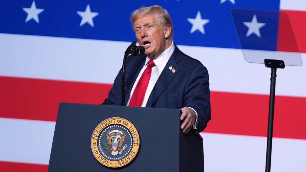 Iran US War: युद्ध के बीच ट्रंप का बहुत बड़ा बयान, कहा-"मैं सोच रहा कि आतंकी ईरान राज्य के बचे-खुचे हिस्से को खत्म कर दूं"