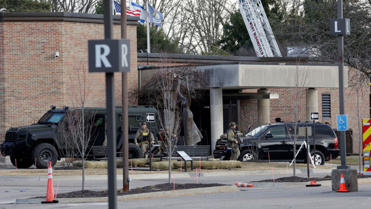 अमेरिका में यहूदी धार्मिक स्थल पर हमला, ट्रक लेकर घुसा बंदूकधारी; सुरक्षाकर्मियों ने किया ढेर