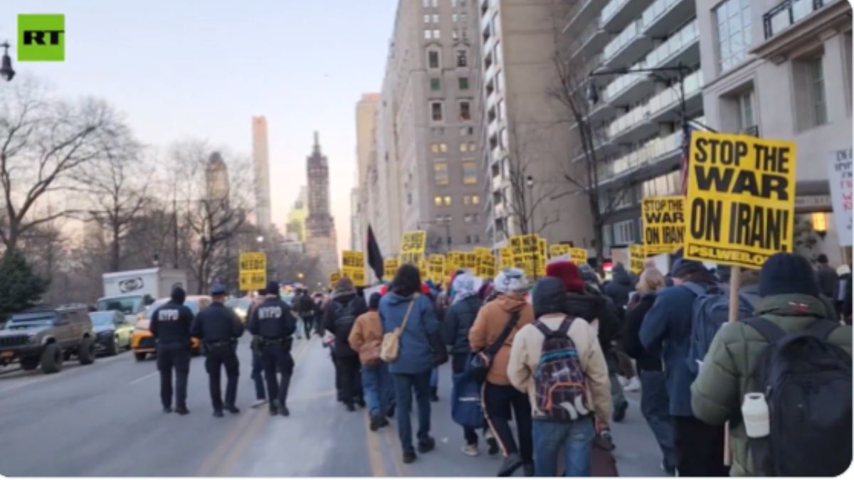 Israel US Iran War Live Updates: ईरान पर अमेरिकी हमले के खिलाफ न्यूयॉर्क में प्रोटेस्ट, कहा-"जंग नहीं, लोगों को पैसे की जरूरत"