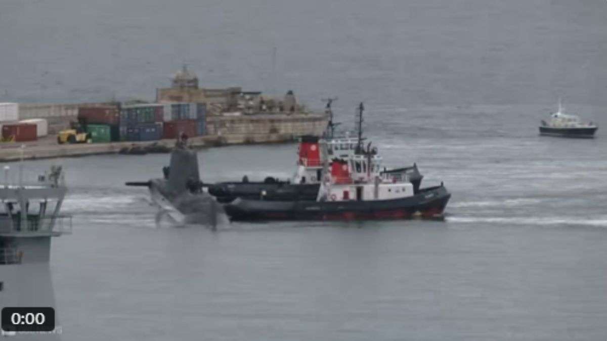 Iran US War: डिएगो गार्सिया पर मिसाइल हमले के बाद UK का बड़ा रिएक्शन, ईरान पर हमले की रेंज में पहुंची ब्रिटिश परमाणु पनडुब्बी