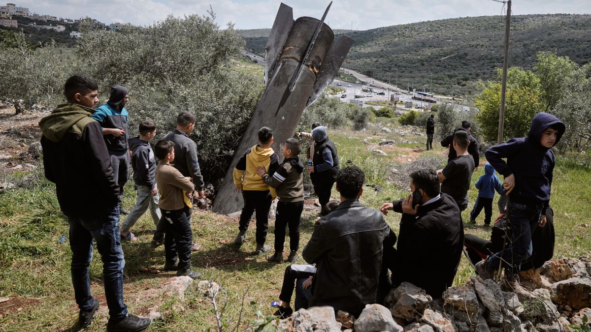 Israel US Iran War LIVE: ईरान ने इजरायल और अमेरिका के खिलाफ मिसाइल हमले की 79वीं वेव शुरू की