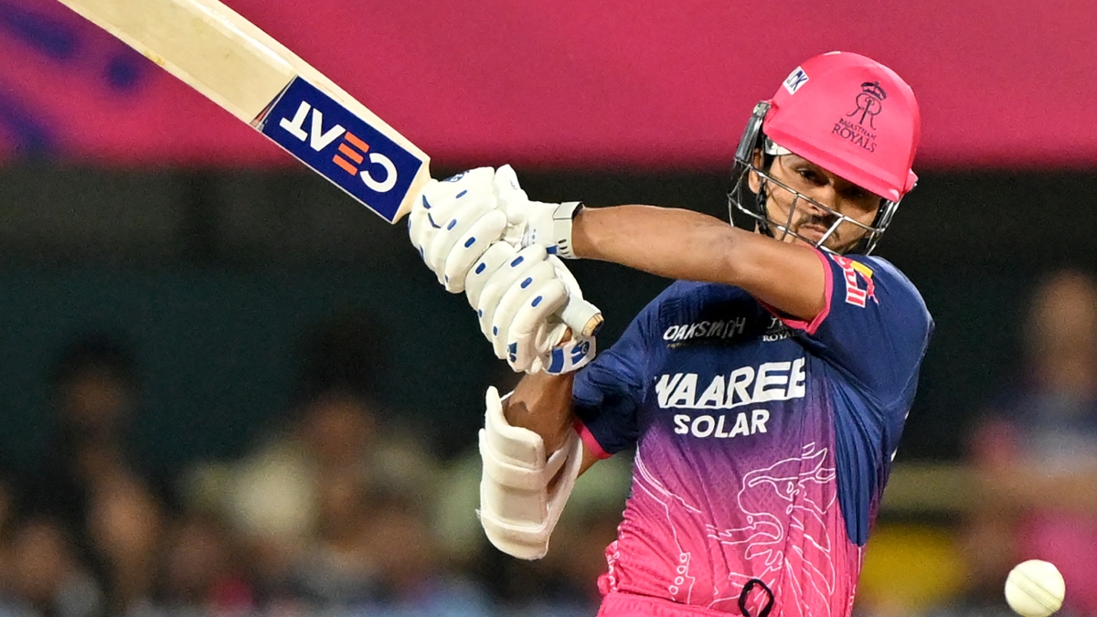 यशस्वी जायसवाल ने तूफानी पारी से पूरा किया स्पेशल शतक, दिग्गज बल्लेबाजों के क्लब में हुए शुमार