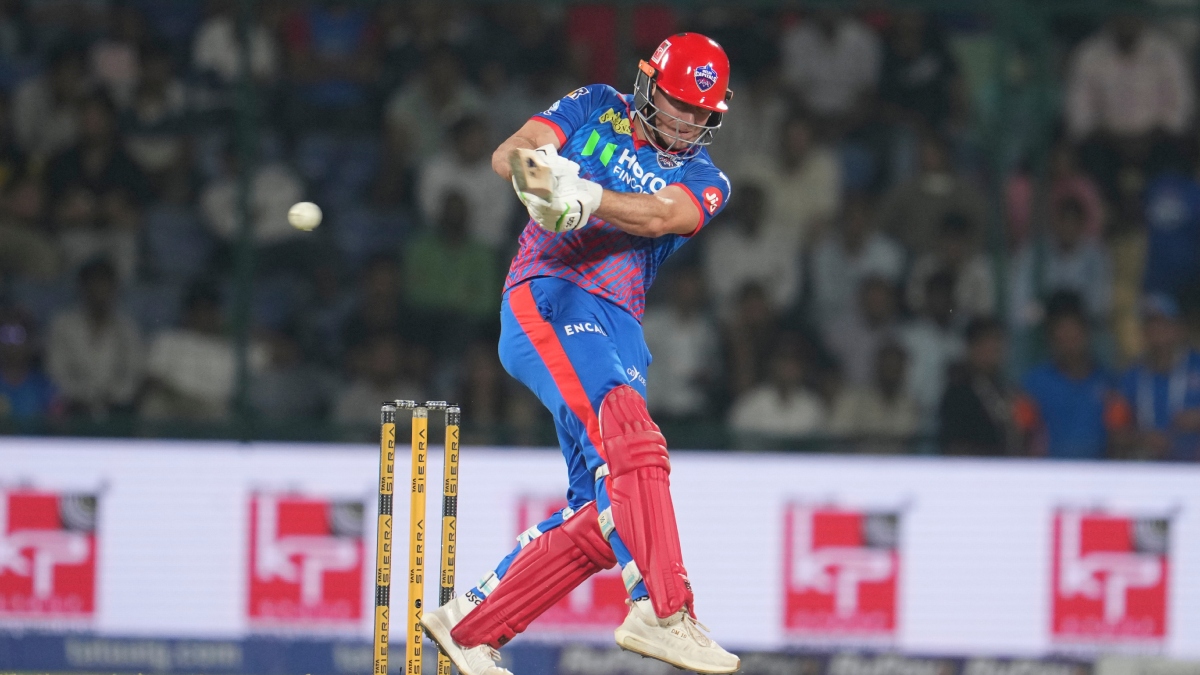 DC vs GT: मैच के बीच मैदान से बाहर गए डेविड मिलर, दिल्ली के खेमे में मची हलचल