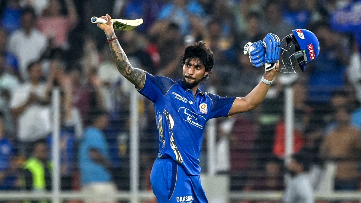 6,4,4,6,6,6,0: तिलक वर्मा के बल्ले का बवंडर, महज इतनी गेंदों में शतक ठोक रच दिया इतिहास