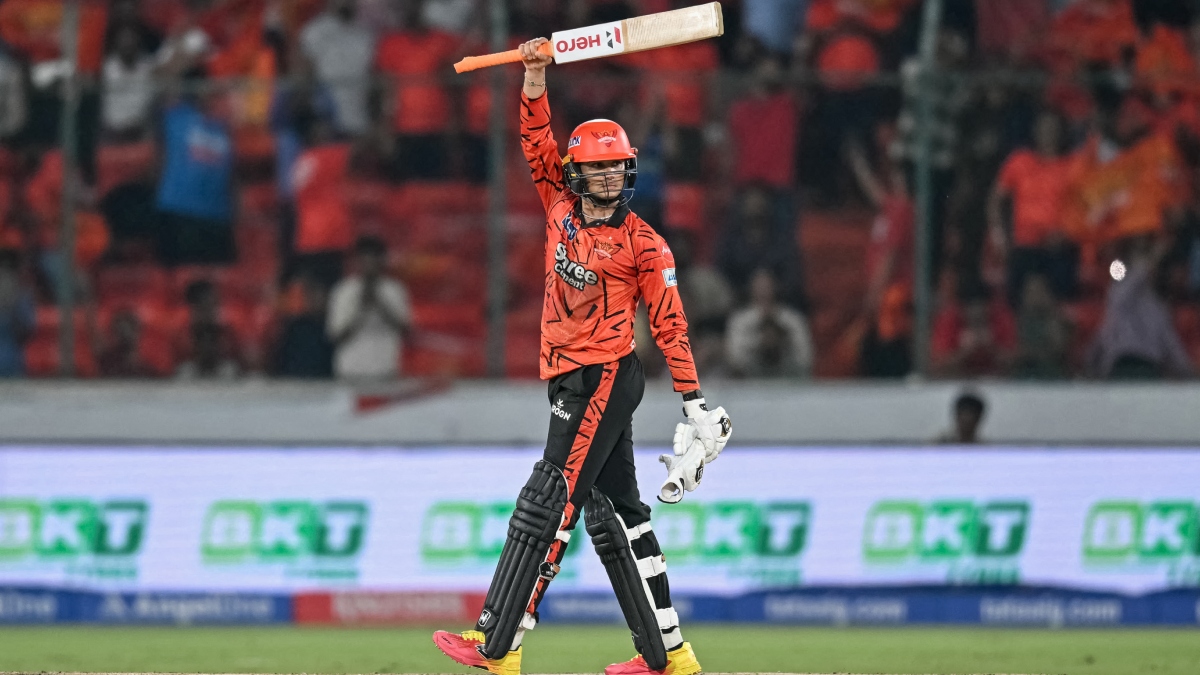 अभिषेक शर्मा के तूफान में ध्वस्त हुआ गेल का कीर्तिमान, धोनी भी छूटे पीछे, 10 छक्के जड़ रच दिया इतिहास