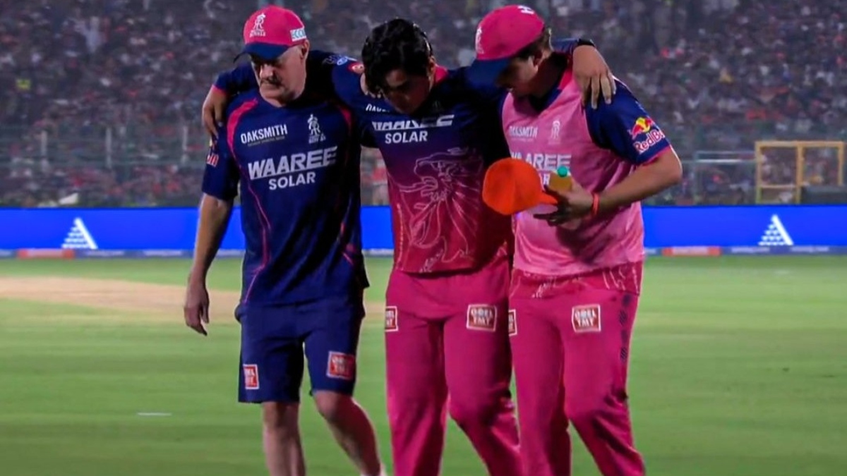 Vaibhav Sooryavanshi: वैभव सूर्यवंशी को लगी चोट, लंगड़ाते हुए मैदान से बाहर गए, टेंशन में राजस्थान