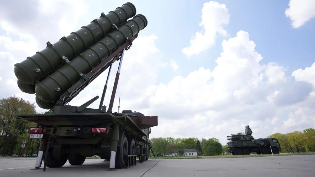 Iran-US War: युद्ध विराम है मुश्किल! चीन ने भांप ली ट्रंप की चाल, ईरान की मदद को भेज रहा नए एयरडिफेंस सिस्टम; रिपोर्ट ने चौंकाया