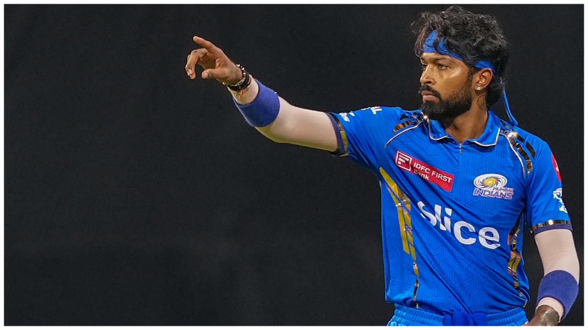 MI Playoff Scenario: मुंबई इंडियंस प्लेऑफ की रेस से बाहर! क्या बन रहे हैं समीकरण और सिनेरियो