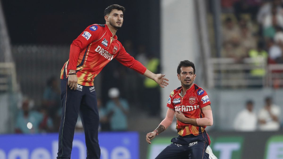 युजवेंद्र चहल का ध्यान कहां भटक रहा है, पहले छोड़ दिया हलुआ कैच फिर पहले ही ओवर में हुई ताबड़तोड़ पिटाई