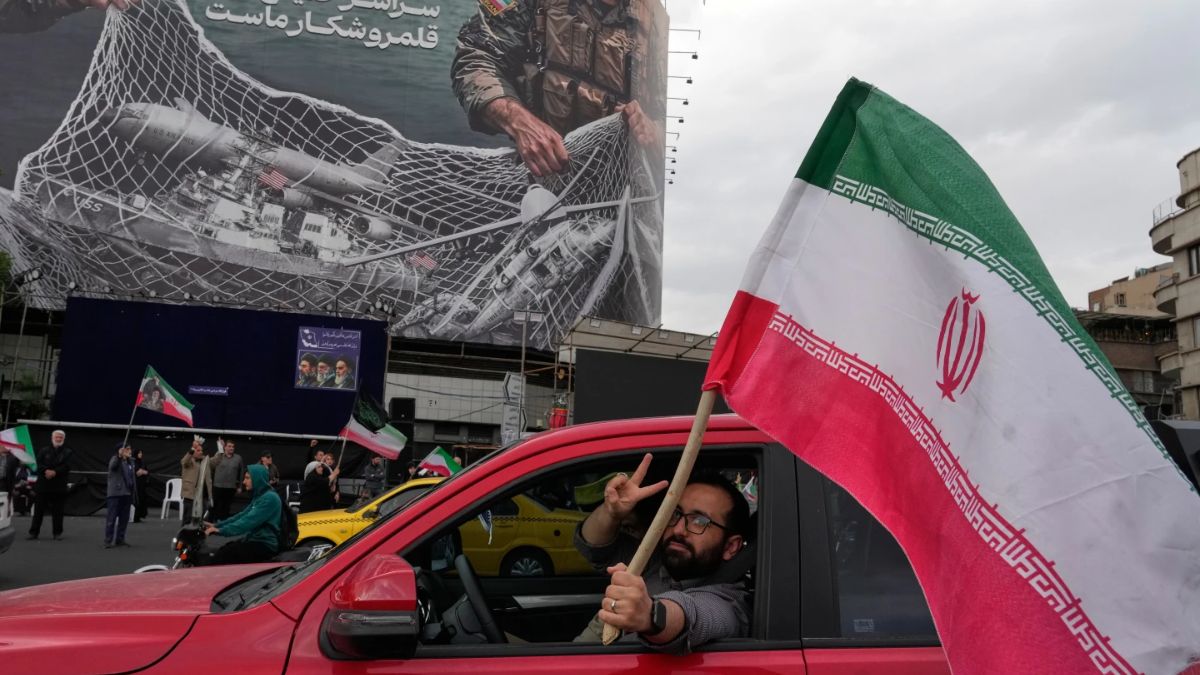          अमेरिका-ईरान के बीच सीजफायर बढ़ेगा या नहीं? सामने आई मध्य-पूर्व में तनाव से जुड़ी बड़ी खबर          