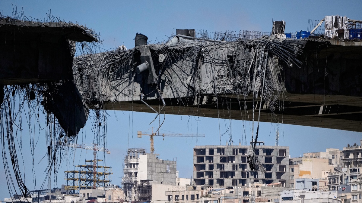 इजरायली सेना ने चेतावनी देने के बाद ईरान पर बरसा दिए बम, 18 लोगों की मौत; घायल हुए 24 लोग