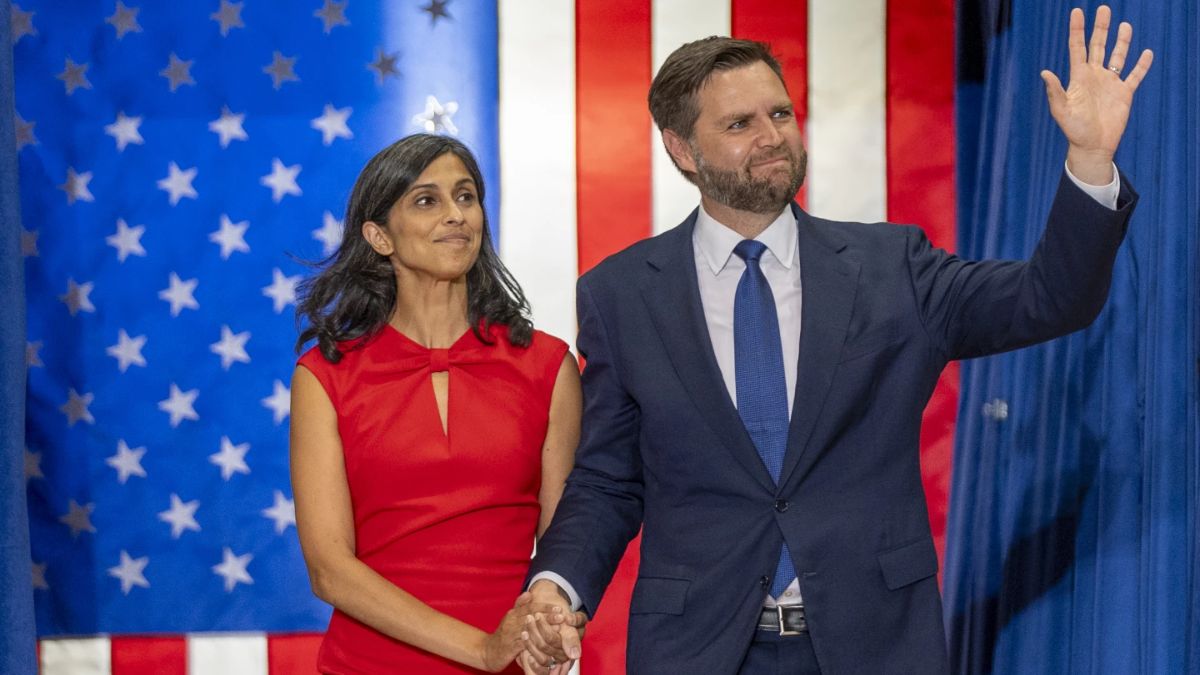 H-1B Visa पर जेडी वेंस ने दी अपनी पत्नी उषा को नसीहत, संकेतों में कहा-"ऐसे लोग अमेरिका के बारे में सोचें न कि जहां से आए हैं"