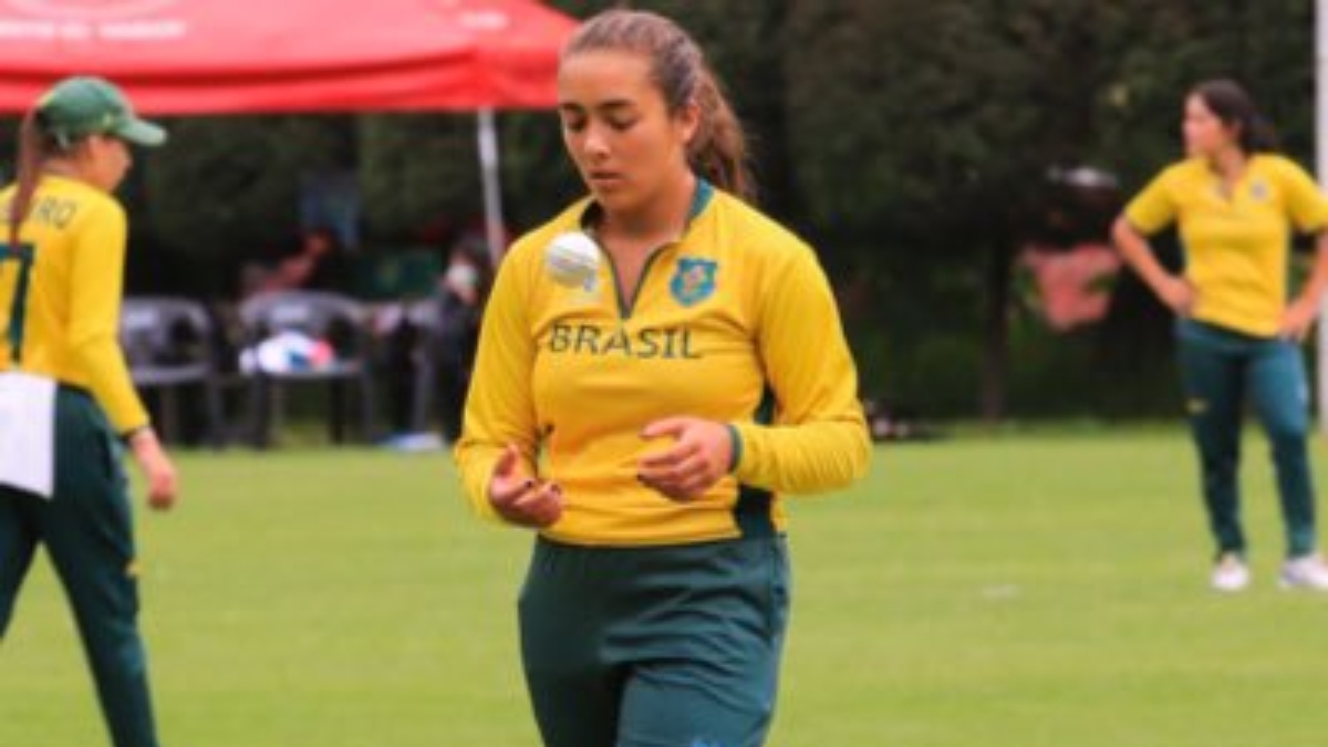 क्रिकेट इतिहास में पहली बार हुआ ऐसा, तीन ओवर्स में लिए 9 विकेट; 21 साल की गेंदबाज ने बना दिया वर्ल्ड रिकॉर्ड