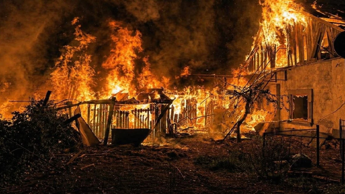 Russia Ukraine War: यूक्रेन ने रूस के भीतर तक किया हमला, तेल संयंत्र को बनाया निशाना