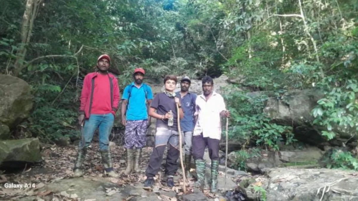          सिर्फ आधा लीटर पानी के साथ घने जंगल में लापता हुई महिला, 4 दिन बार सुरक्षित मिली, जानें कैसे बचाई जान          