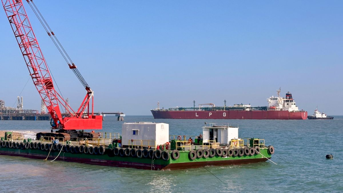 Israel Iran US Ceasefire Live Updates: ईरान-अमेरिका में आगे नहीं बढ़ पा रही शांति वार्ता, होर्मुज पर नए प्रस्ताव से ट्रंप खफा