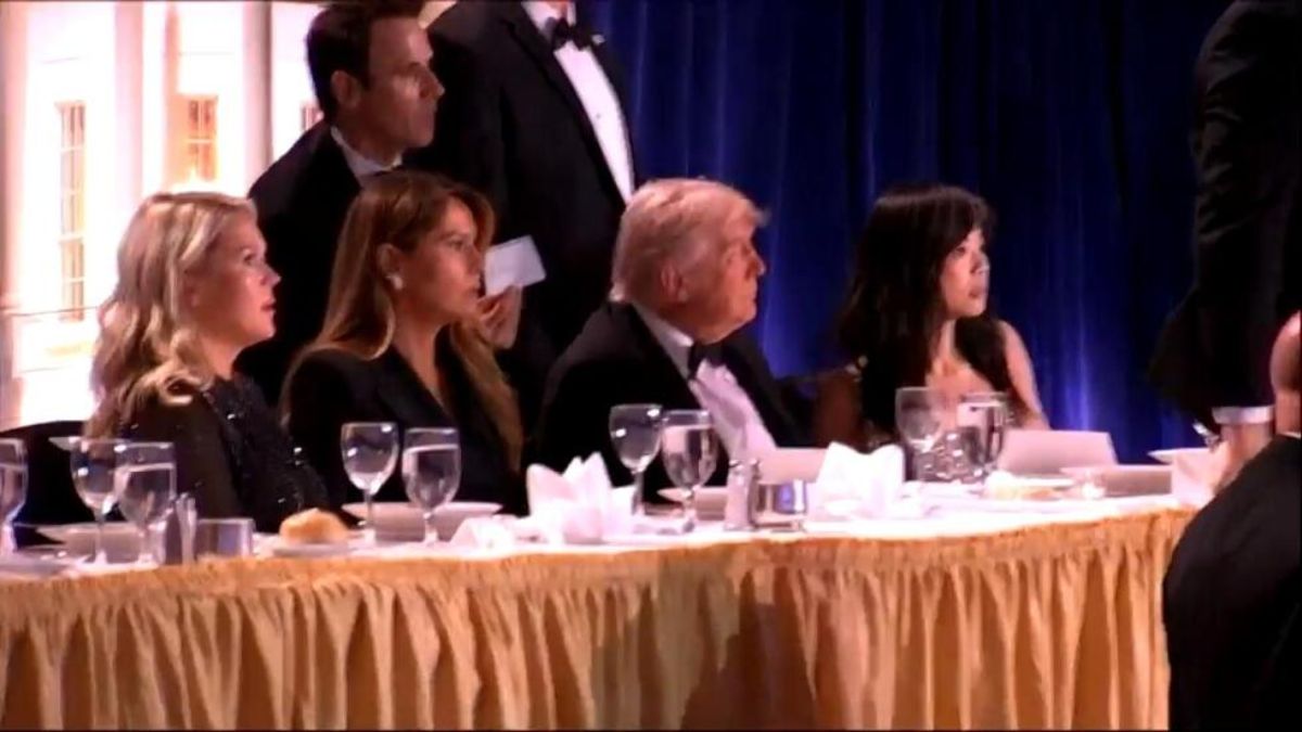 Iran US War Live Updates: ईरान-अमेरिका शांति वार्ता के बीच ह्वाइट हाउस की डिनर पार्टी में हमला, ट्रंप थे मौजूद