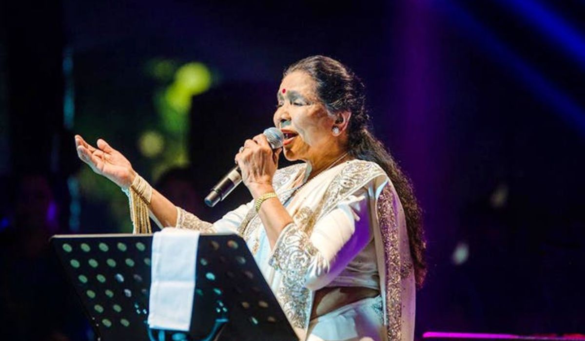 आशा भोसले के वो एवरग्रीन गाने, जिन पर थिरकने को मजबूर हो जाते हैं लोग, आज भी दिलों पर करते हैं राज