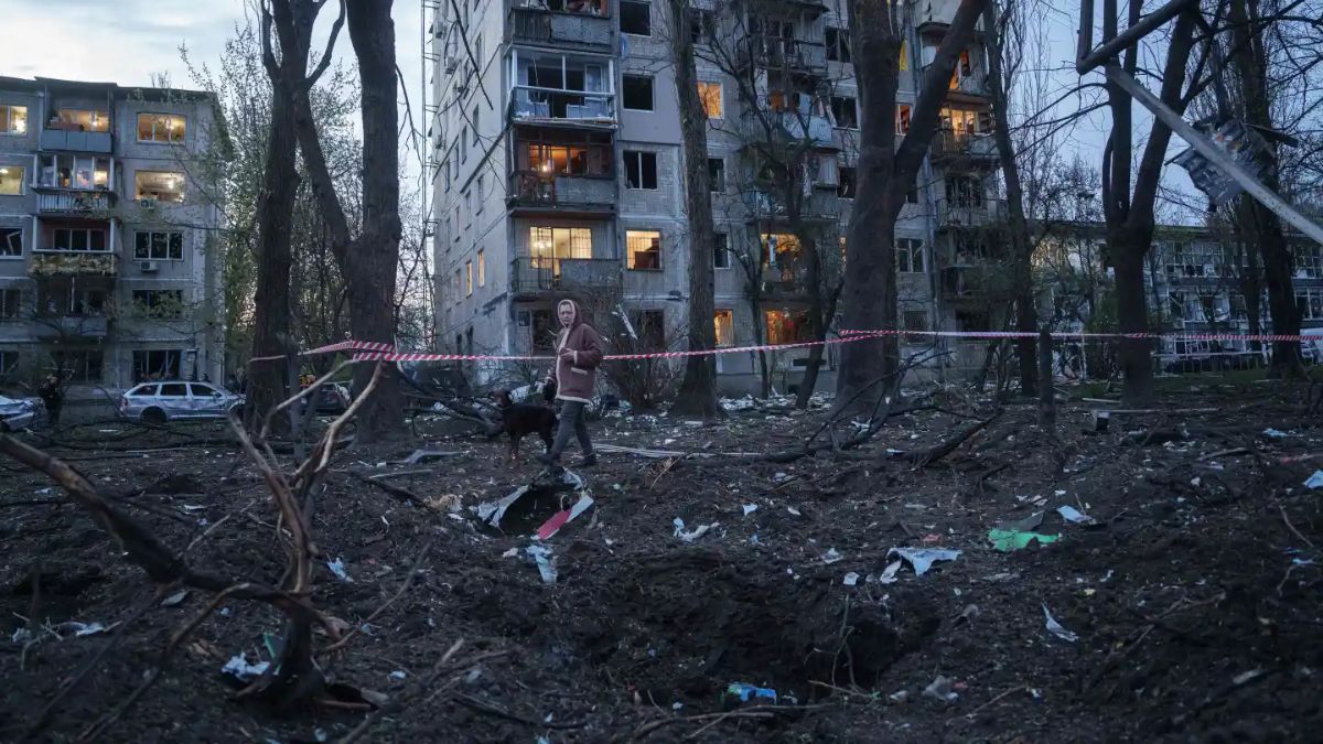 Russia-Ukraine War: कीव की रात बनी 'कयामत की रात'...रूस ने बरसाये 700 ड्रोन और दर्जनों मिसाइलें; 16 लोगों की मौत