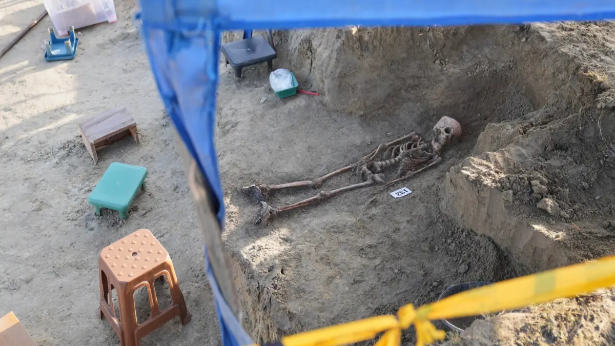 श्रीलंका की सामूहिक कब्र से निकल रहे नर कंकाल, खुदाई में अब तक 250 शव बरामद, जानिए इसके पीछे का रहस्य