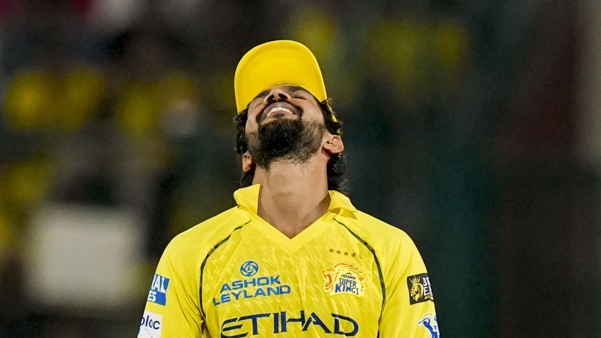 IPL 2026: कौन रहा इस सीजन CSK का सबसे बड़ा विलेन? 18 करोड़ी खिलाड़ी पर गिरेगी गाज!