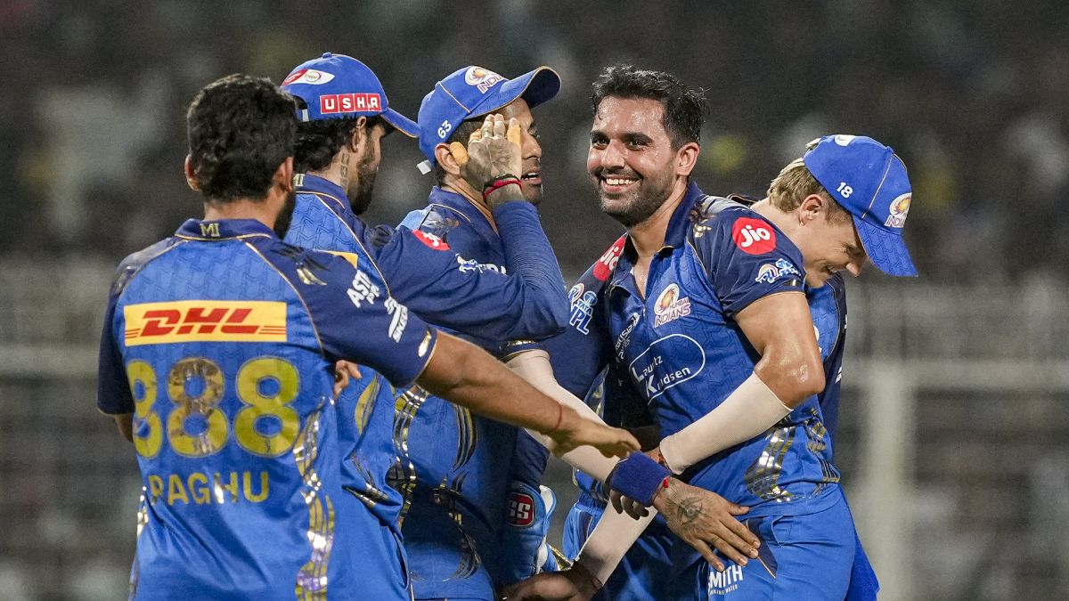 एक मैच के लिए MI ने दो प्लेयर्स को किया अपने स्क्वॉड में शामिल, जानें कौन बना किसका रिप्लेसमेंट