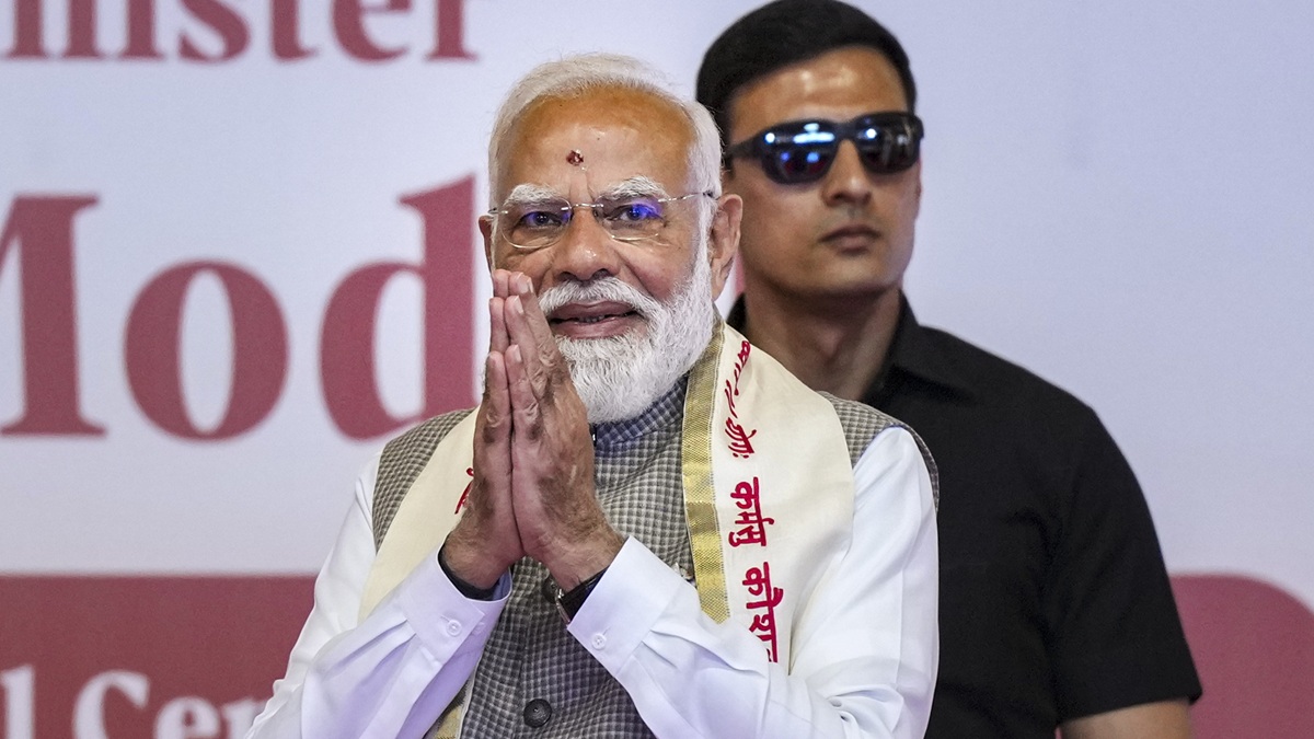          पीएम मोदी ने दिखाई दरियादिली, बदला हेलीकॉप्टर लैडिंग का प्लान, 18 किमी सड़क मार्ग से पहुंचे, जानें पूरा मामला          