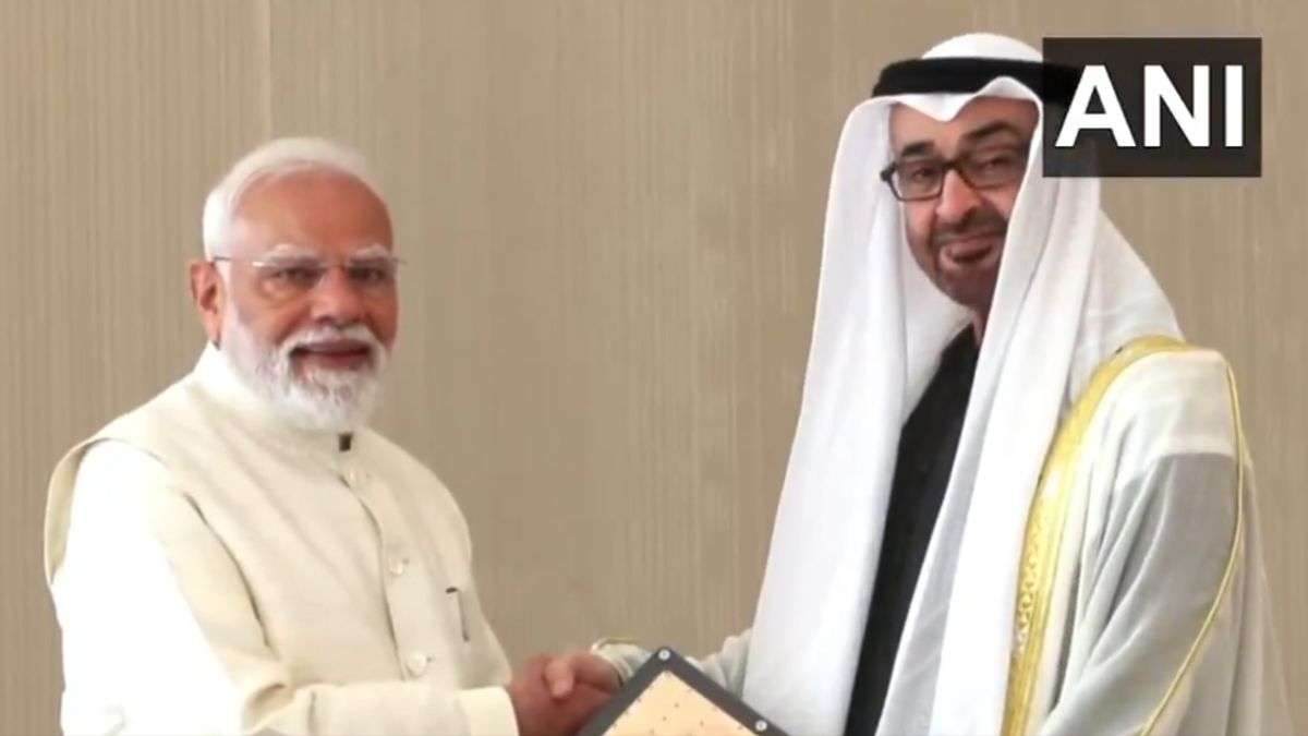          भारत-UAE के बीच रक्षा, तेल और 5 बिलियन डॉलर के निवेश समेत इन समझौतों पर हुए हस्ताक्षर, PM मोदी बोले- ये मेरा दूसरा घर          