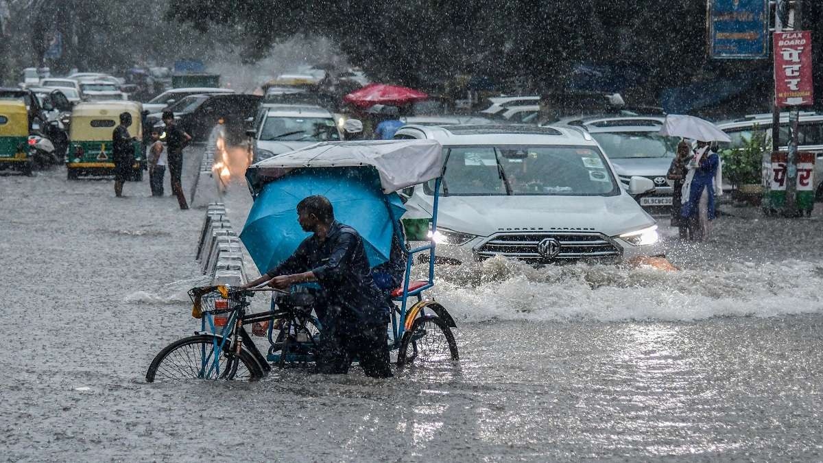          देश के 19 राज्यों के लिए तूफान और भारी बारिश की चेतावनी, मौसम विभाग ने जारी किया अलर्ट          