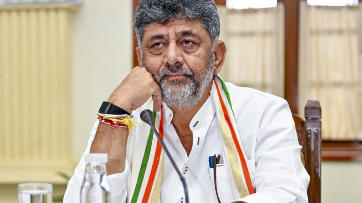 कर्नाटक में सबकुछ ठीक नहीं... DK शिवकुमार की बढ़ी टेंशन, विभागों के बंटवारे से नाराजा मंत्री-विधायक पहुंचे दिल्ली