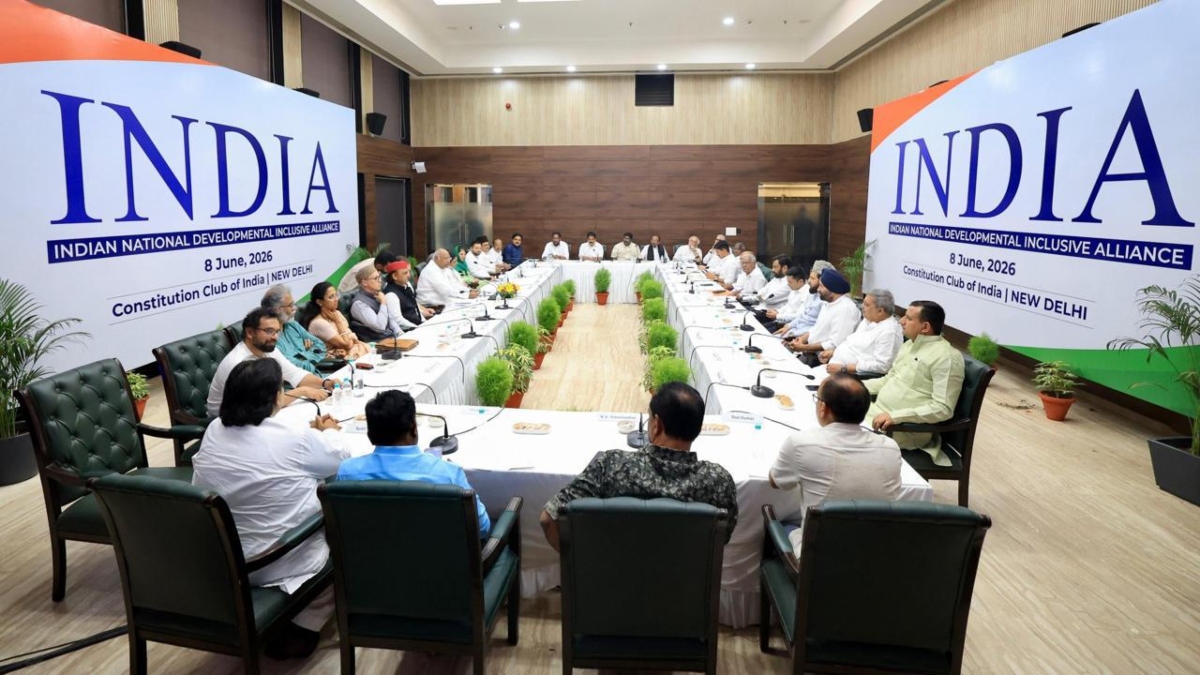 दिल्ली में INDIA ब्लॉक की बैठक, शरद पवार बोले- 'हमारे पास 3 साल का समय, सभी को साथ लाना जरूरी'