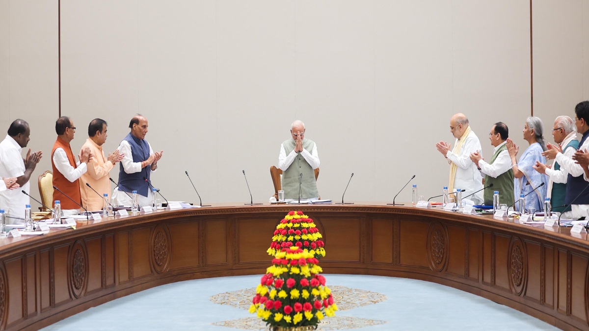LIVE: पंडित नेहरू से आगे निकले PM मोदी, कार्यकाल का आज 4399वां दिन; कैबिनेट मीटिंग में प्रधानमंत्री का सम्मान