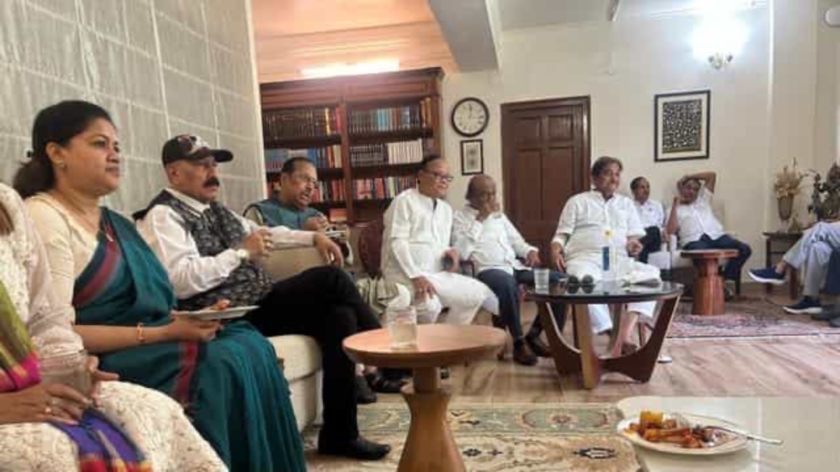 बीजेपी नेता भूपेंद्र यादव से मिलने पहुंचे कई बागी TMC सांसद और नेता, सीएम शुभेंदु अधिकारी भी मौजूद