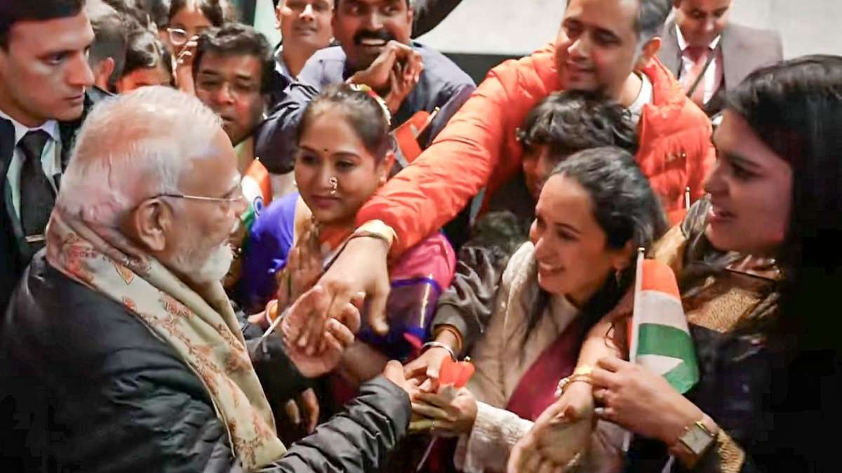 तीन देशों की यात्रा के दूसरे चरण में ऑस्ट्रेलिया पहुंचे पीएम मोदी, मेलबर्न में 'मां तुझे सलाम' की गूंज से हुए गदगद
