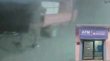 पूरी की पूरी ATM ही उखाड़ ले गए चोर, लाल टेंपो में लेकर भागे; CCTV में कैद हुई वारदात