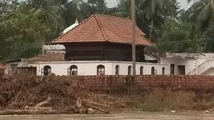 Temple like structure found under mosque in Mangaluru's Malali