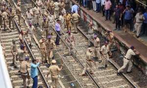 स्कूली बच्चियों के यौन शोषण से उबल रहा बदलापुर, एसआईटी को सौंपी गई जांच, 10 Points में समझें पूरा मामला