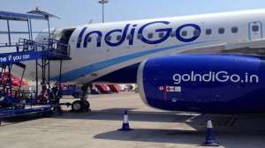 देश की सबसे बड़ी एयरलाइन IndiGo को लगा झटका, Q2 में ₹986 करोड़ का घाटा, जानें वजह