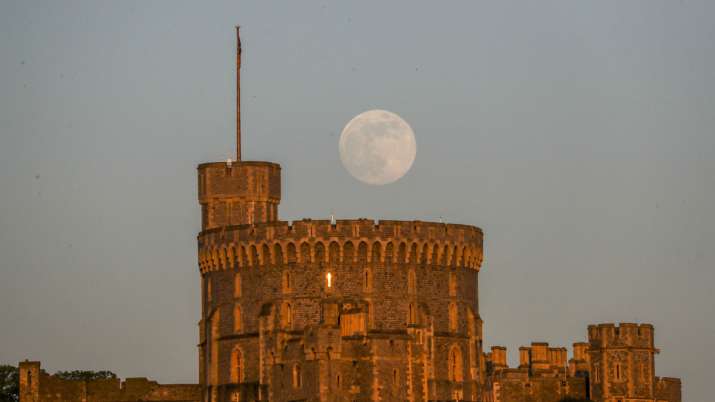 Windsor Castle, Windsor, England, supermoon