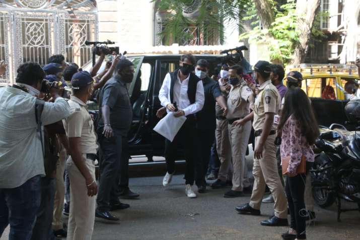 अर्जुन रामपाल पहुंचे NCB के ऑफिस, ड्रग केस को लेकर की जाएगी पूछताछ