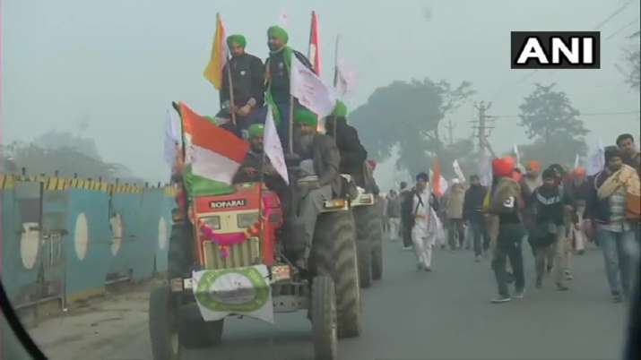 Tractor Rally Photos Kisan Andolan Tractor Rally Photos: तस्वीरों में देखिए किसानों की ट्रैक्टर परेड