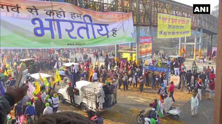 Tractor Rally Photos Kisan Andolan Tractor Rally Photos: तस्वीरों में देखिए किसानों की ट्रैक्टर परेड