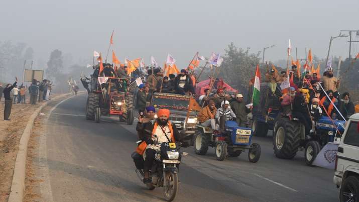 Tractor Rally Photos Kisan Andolan Tractor Rally Photos: तस्वीरों में देखिए किसानों की ट्रैक्टर परेड