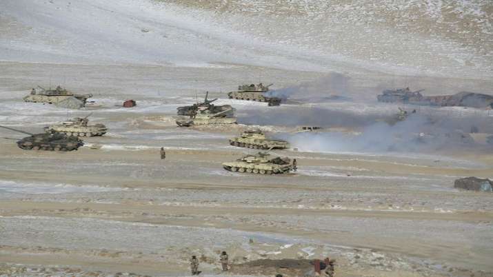 Indian China soldiers disengagement video photo Pangong lake LAC Ladakh तस्वीरें: लद्दाख में पेंगोंग