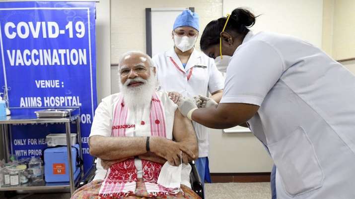 कोरोना वैक्सीन लगवाने के बाद पीएम नरेंद्र मोदी ने नर्स से कही ये बात