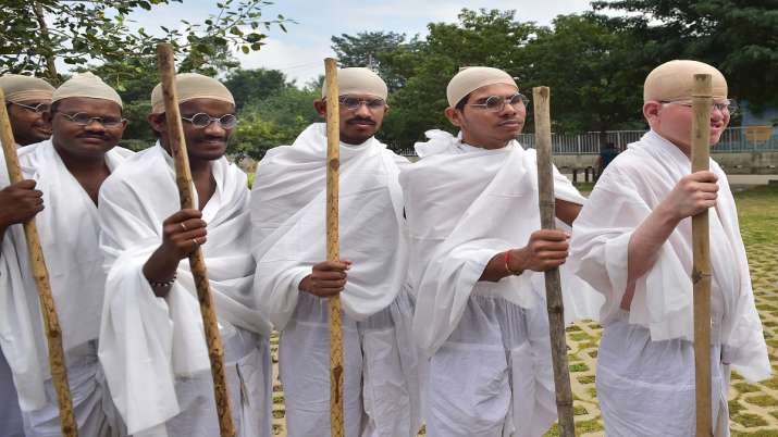 Gandhi Jayanti photo gallery latest news Gandhi Jayanti: तस्वीरों में देखिए देशवासियों ने 'बापू' को 