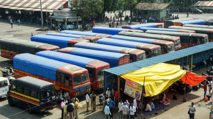 महाराष्ट्र में बसों की हड़ताल जारी, MSRTC के सभी 250 डिपो पर बस सेवाएं बंद