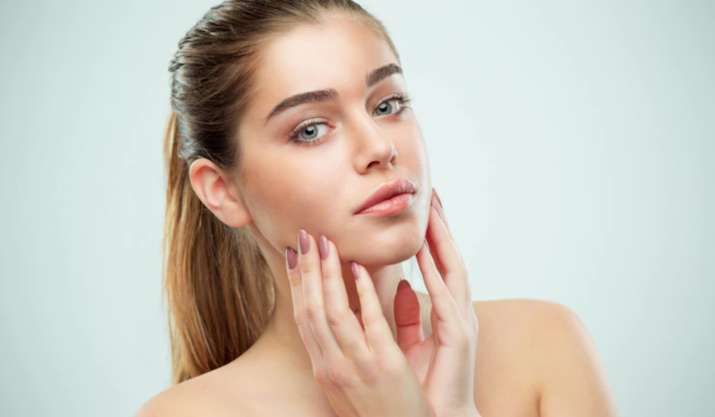 Dry Skin: सर्दी के मौसम में ड्राई स्किन कर रही है आपकी खूबसूरती को खराब? मिनटों में पाएं रूखी-सूखी त्वचा से छुटकारा