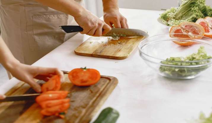 Parenting Tips: बच्चों के लिए खाना बनाते समय इन 5 बातों का रखें खास ख्याल